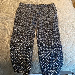 Multicolor ankle stretch pants. Very cute and very stylish.